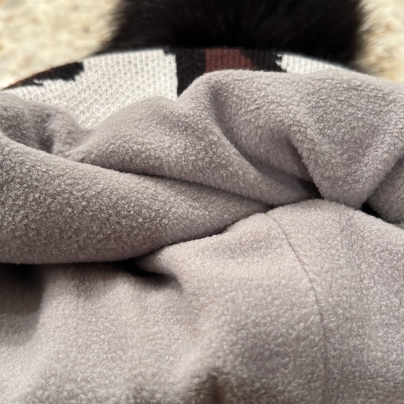 Panache Animal Print lined hat with faux fur Pom Pom - New without Tags - Picture 4 of 6